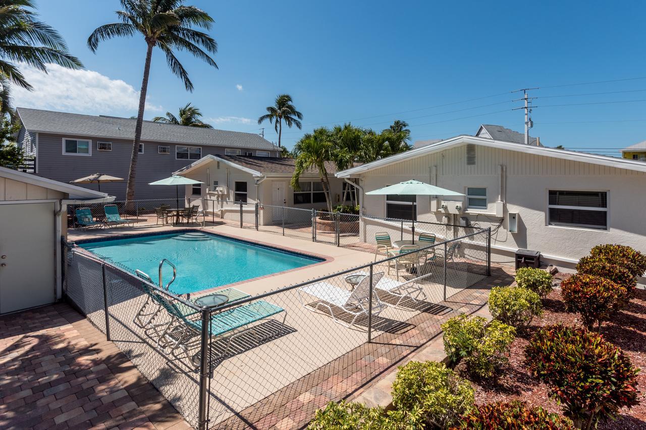 Gulf Breeze Condos Fort Myers Beach Exterior foto